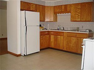 4th image of 312 Mill St