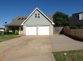 8317 NW 27th St, Bethany, OK 73008