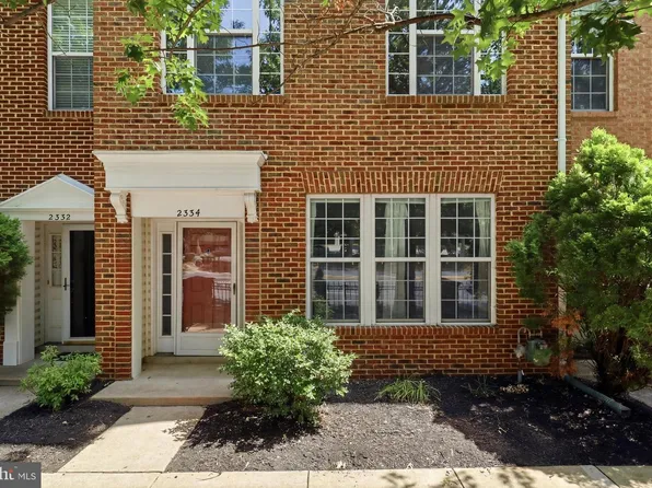 2334 Huntington Station Ct, Alexandria, VA 22303