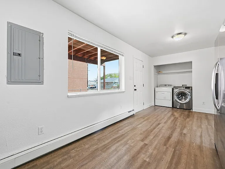 1164 Yosemite St #1B — Photo 6