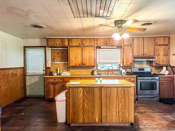 4th image of 124 Landry Ln