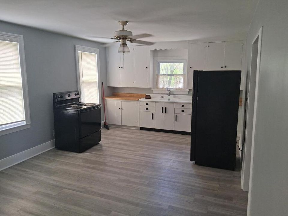 1st image of 4651 Mahoning Ave NW