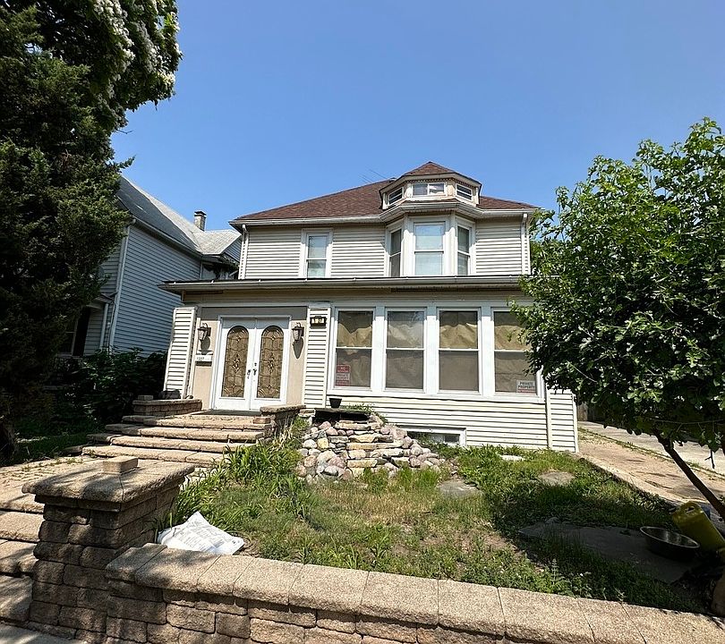 1st image of 1327 Vincennes Ave