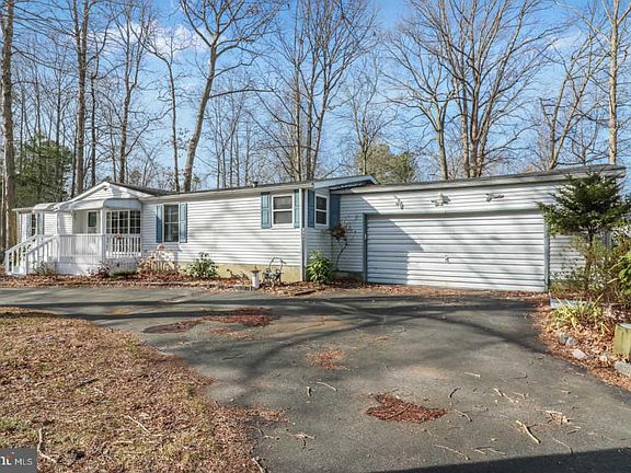 3rd image of 32497 W Fairfax Ct