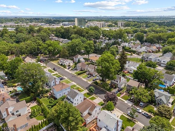 3rd image of 33 Mapes Ave