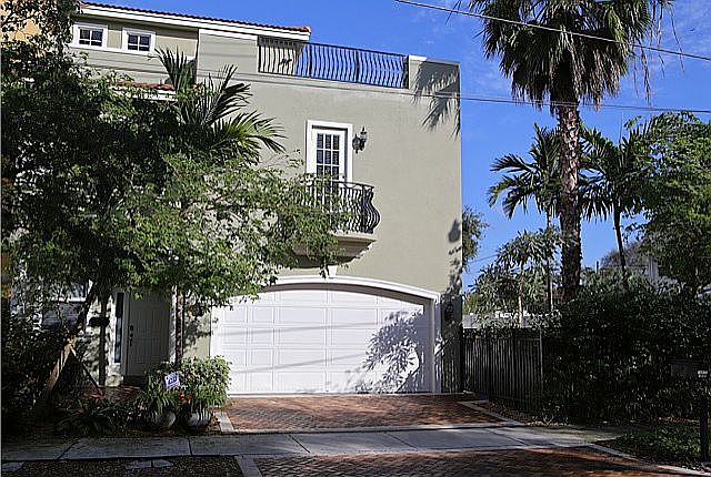1st image of 488 SW 5th Ave