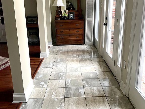 2nd image of 302 Hawthorne Dr
