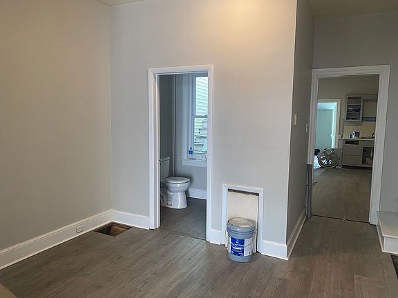 3rd image of 565 W Philadelphia St APT 1