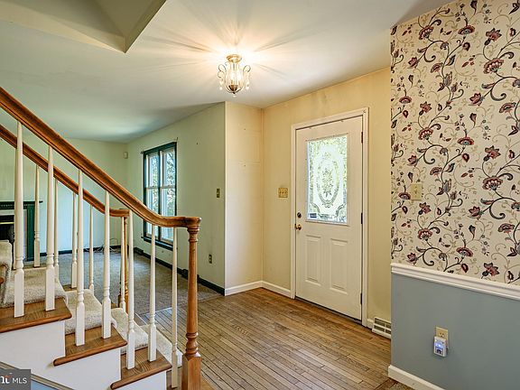 5th image of 102 Great Oak Dr