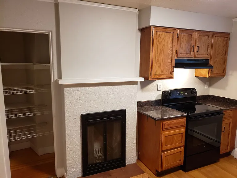 1918 El Parque St — Photo 5