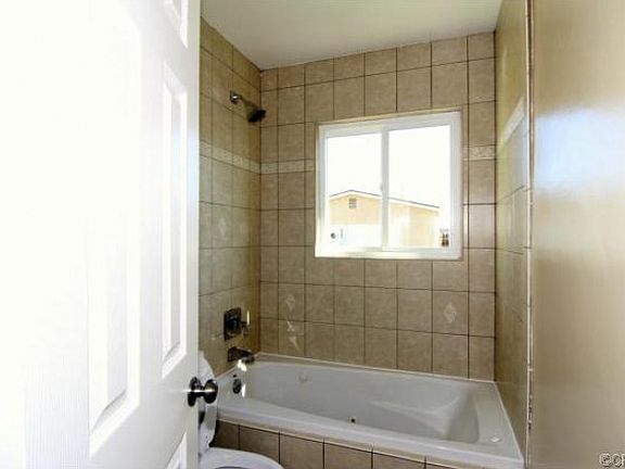 3rd image of 6212 Ibbetson Ave