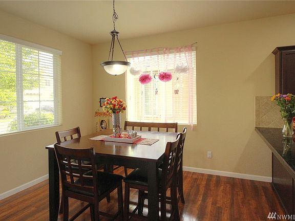 4th image of 523 Meadowwood Dr SW