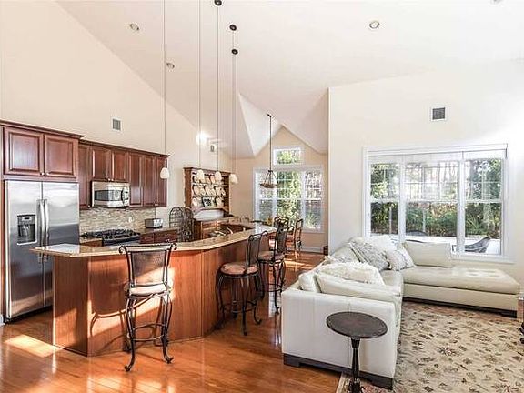 4th image of 28 Concerto Ct Floor 2
