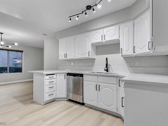 5th image of 700 Capri Dr APT 26B