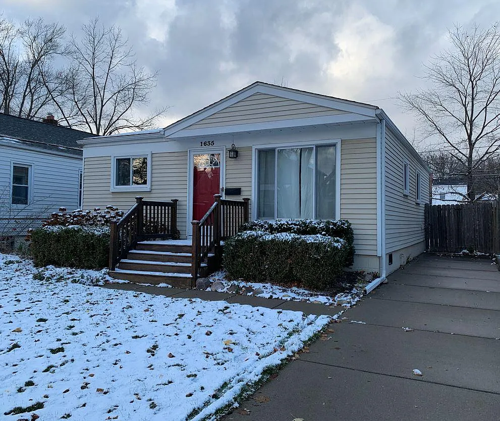 1635 Cole St photo 1