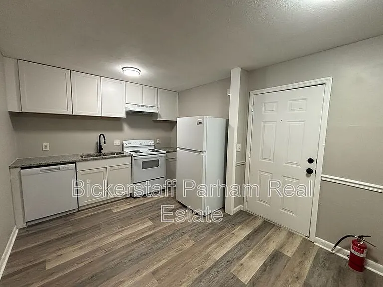 1263 Cedar Ave #4 — Photo 6
