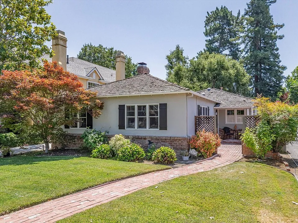 1072 Laurie Ave