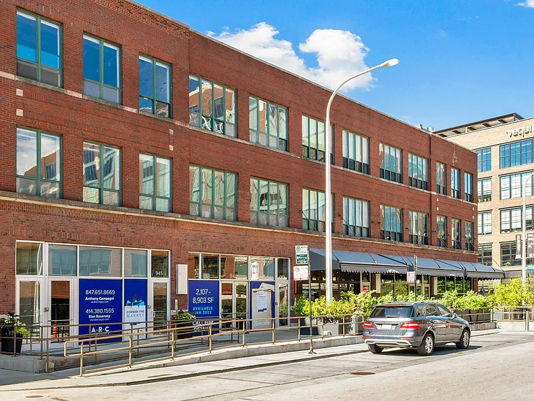 945 W Fulton Market Apartments — Photo 10