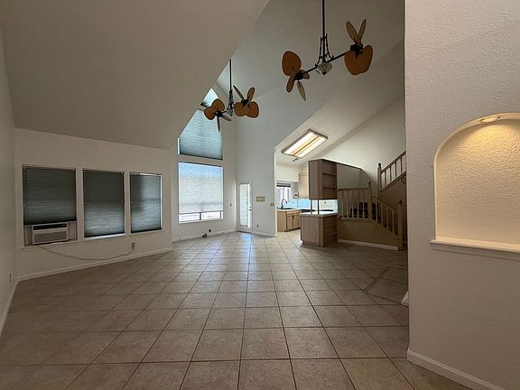 5th image of 2911 Country Club Dr