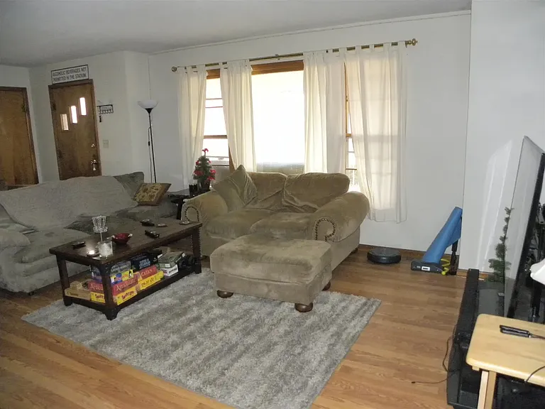 2206 N Fritz Dr — Photo 4