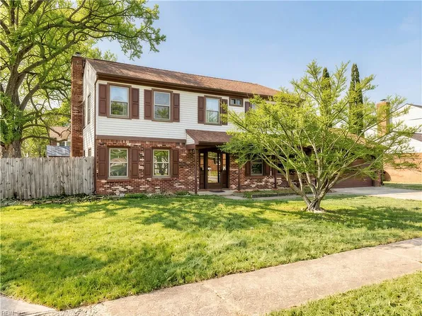 251 S Parliament Dr, Virginia Beach, VA 23462