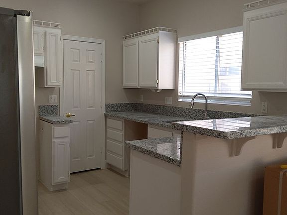 4th image of 9415 Celera Dr