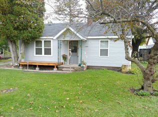 323 S 5th St, Edmore, MI 48829