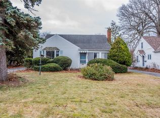 385 Pemberton Rd, Rochester, NY 14622