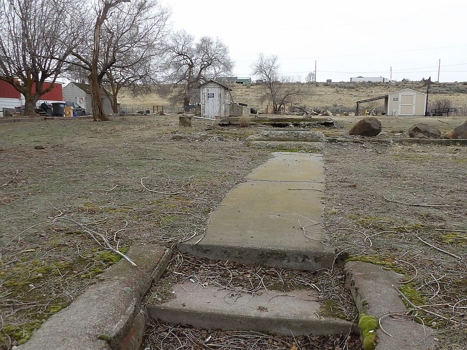 2nd image of 209 S 1st Street