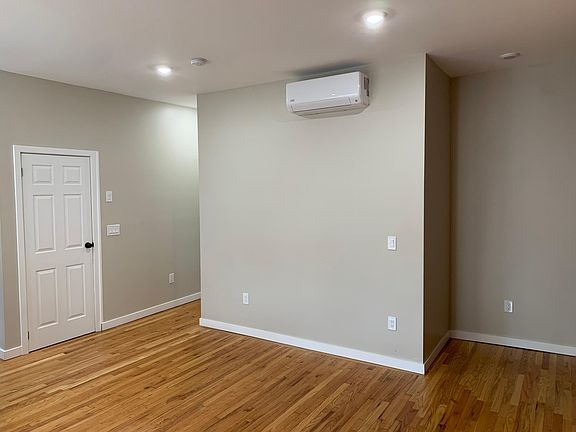 4th image of 60 Linden Ave #2