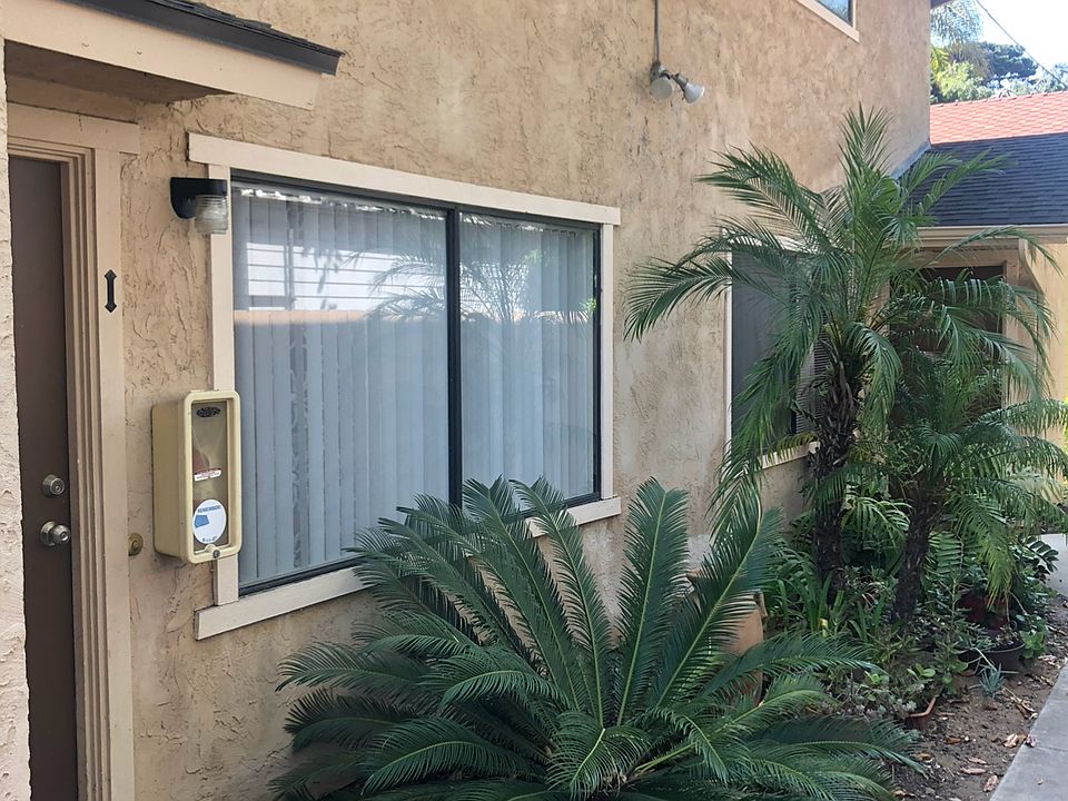 1st image of 1829 Oliver Ave #1