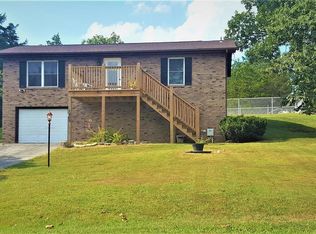 1800 Wellington Dr, De Soto, MO 63020