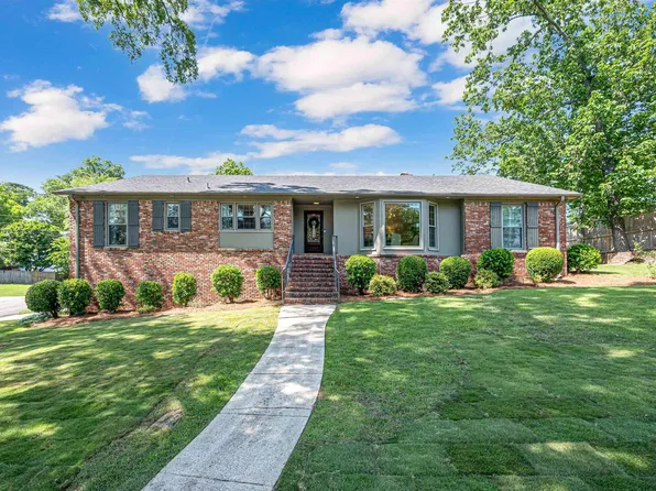 1816 Cedarwood Rd, Vestavia Hills, AL 35216
