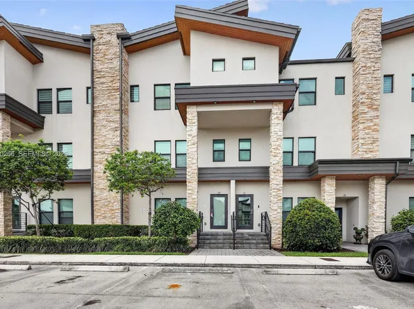 10467 NW 82nd St #11, Doral, FL 33178