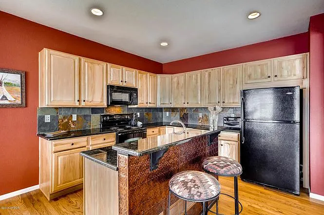 4 bed, 2687 sqft, $3,200 — Photo 3