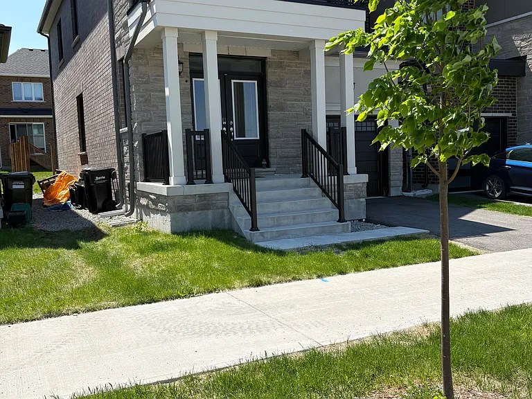 384 Madelaine Dr — Photo 4