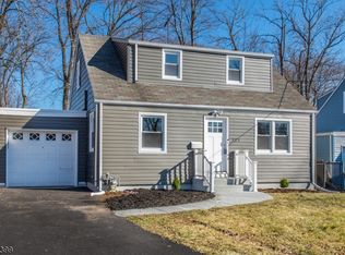 321 Hunter Ave, Scotch Plains, NJ 07076