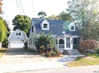 18 Sound Rd, Greenport, NY 11944