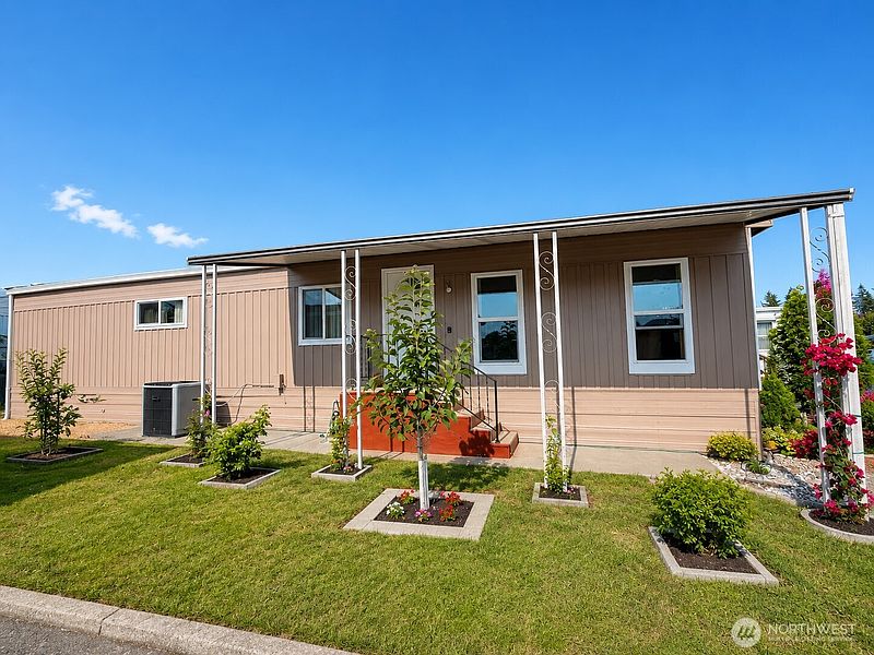 2nd image of 3222 S 183rd Street