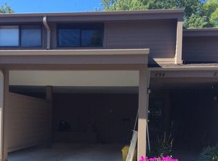 854 Stone Ridge Pl, Dubuque, IA 52001