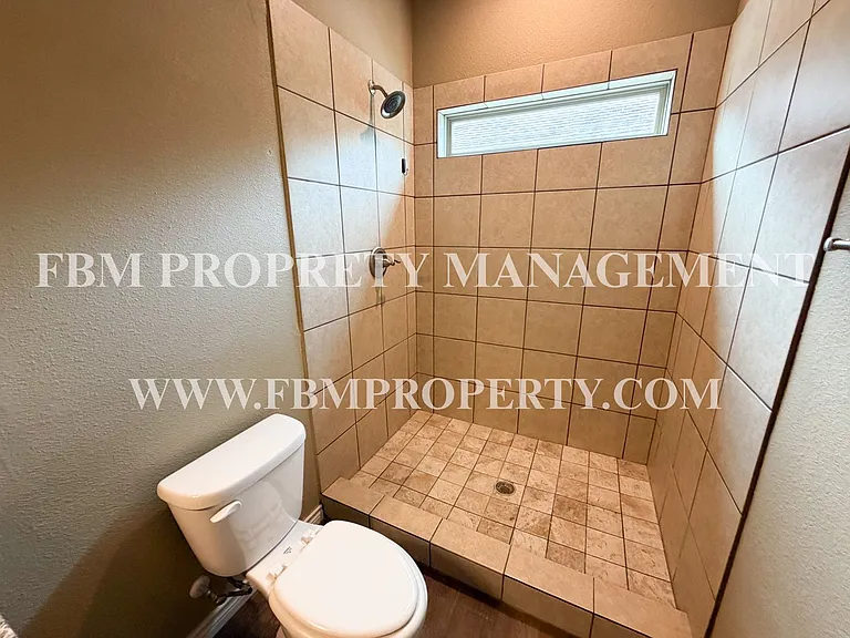 472 Pecan Hollow St — Photo 17