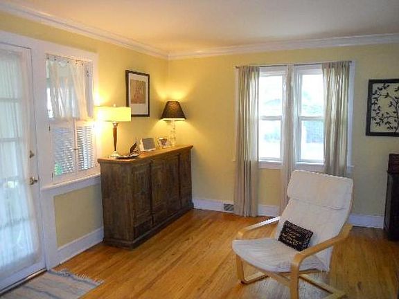 4th image of 832 Home Ave
