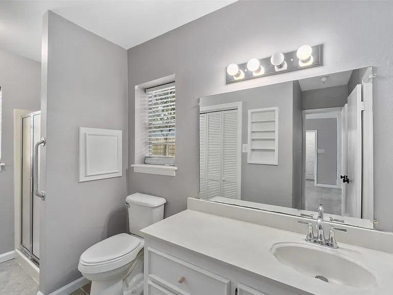 1110 Woods Dr — Photo 11