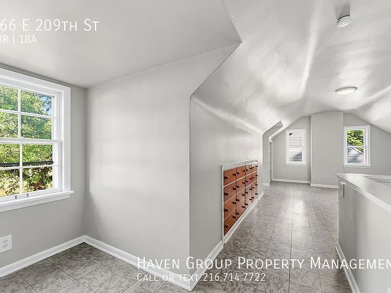 866 E 209th St — Photo 13