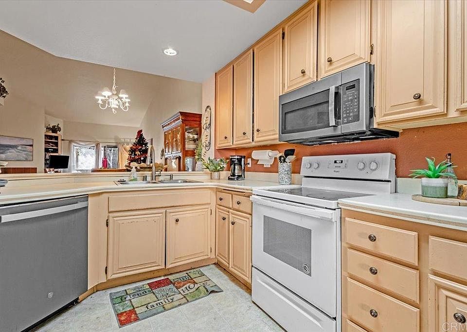 1st image of 13801 Pinkard Way Unit 6