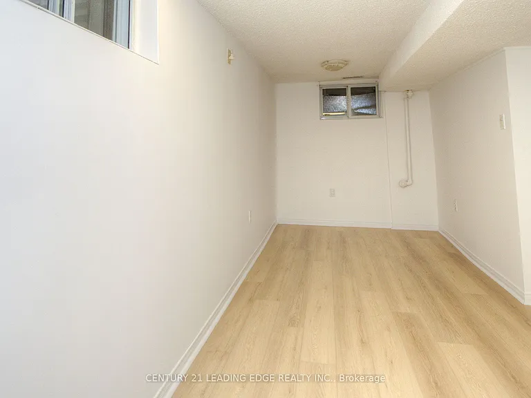 9 Wallington Ave — Photo 32