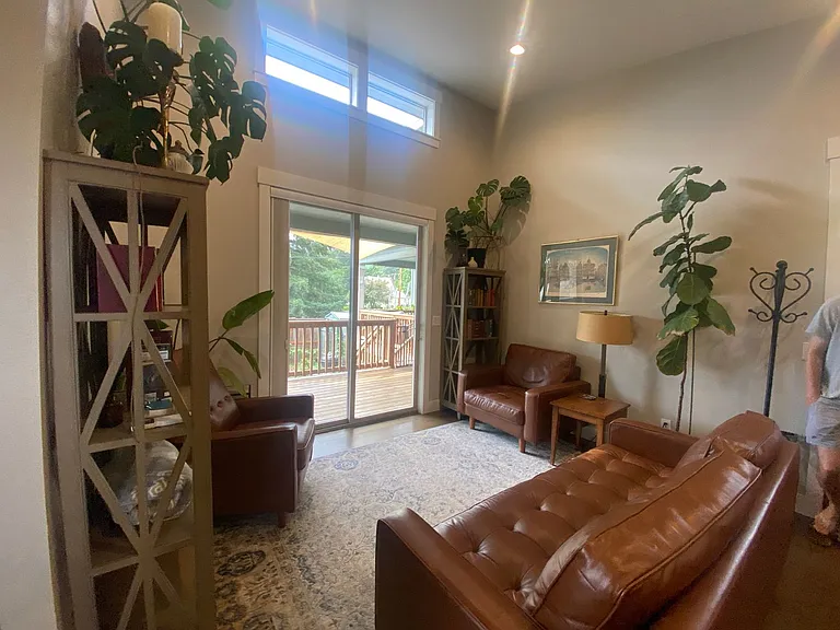 319 W Jefferson St — Photo 4