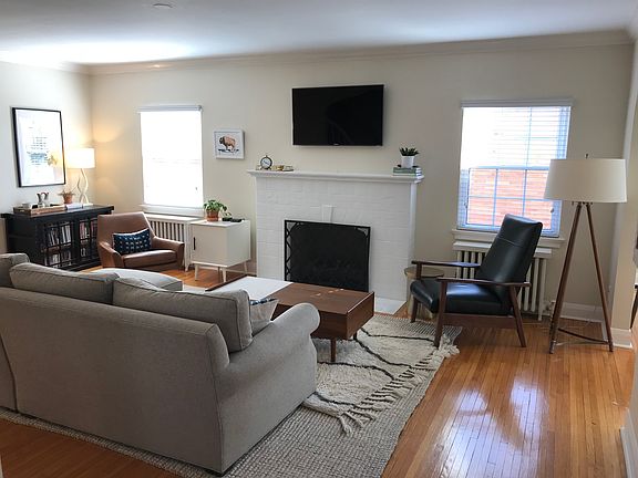 3rd image of 2950 Kenwood Blvd