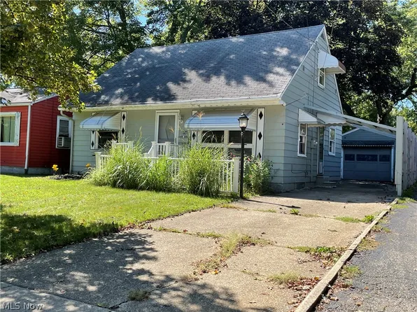 934 Nevin St, Akron, OH 44310