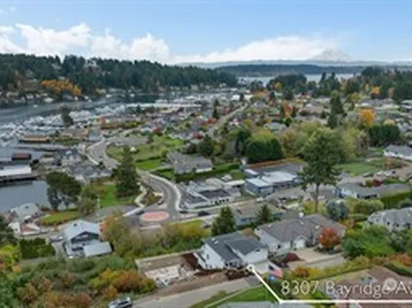 8309 Bayridge Avenue, Gig Harbor, WA 98335